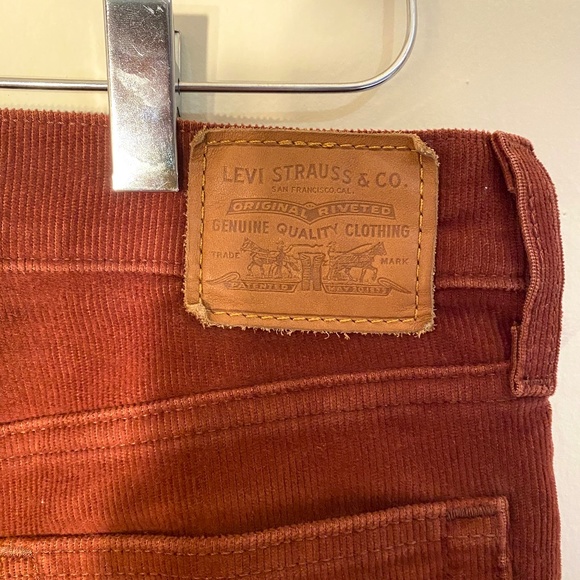 Levi's® Premium WEDGIE STRAIGHT FIT CORDUROY PANTS - Picture 8 of 8